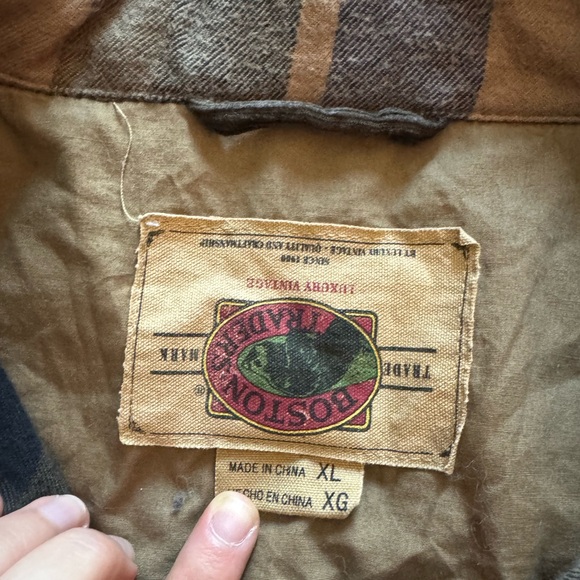 Men winter corduroy button up with warm flannel lining - Picture 3 of 3